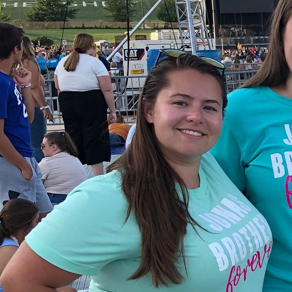 Meet your Posher, Cara - Picture 1 of 1